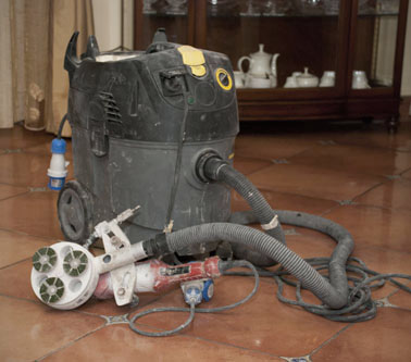 Levigatura e lucidatura di scale, pareti a secco